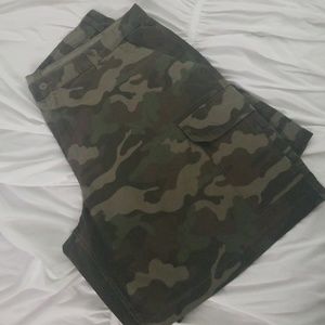 Men cargo army print shorts